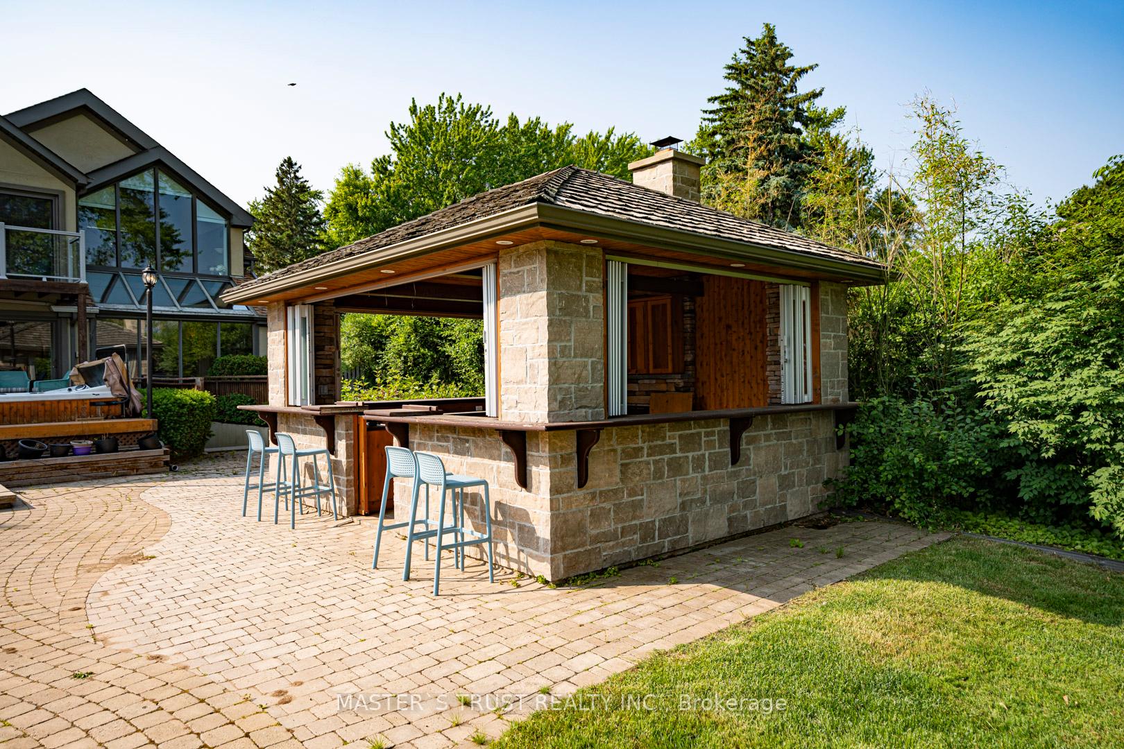 Photo 10 of 7 Third Line, Oakville, Southwest — HOMEH