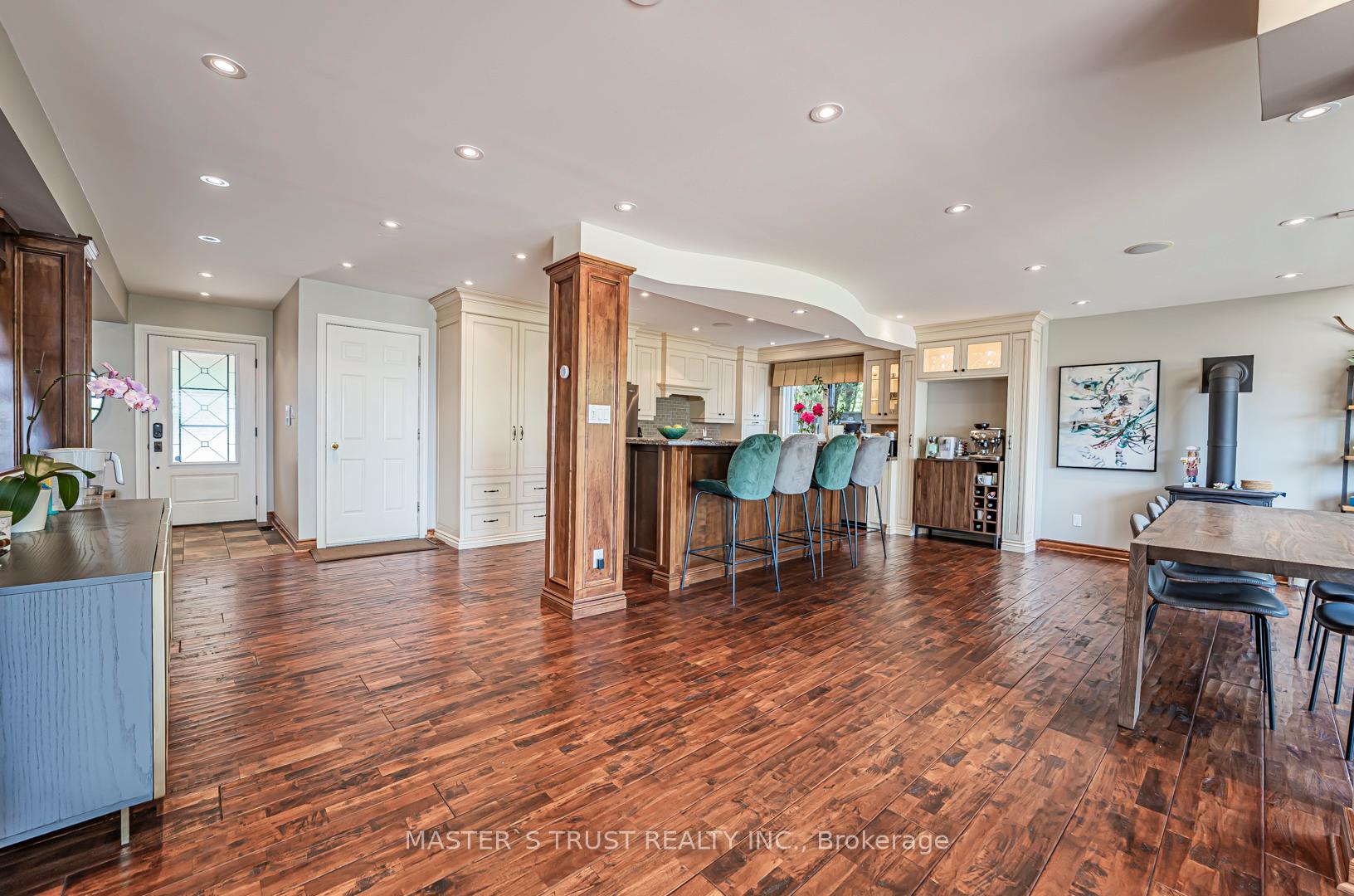 Photo 13 of 7 Third Line, Oakville, Southwest — HOMEH