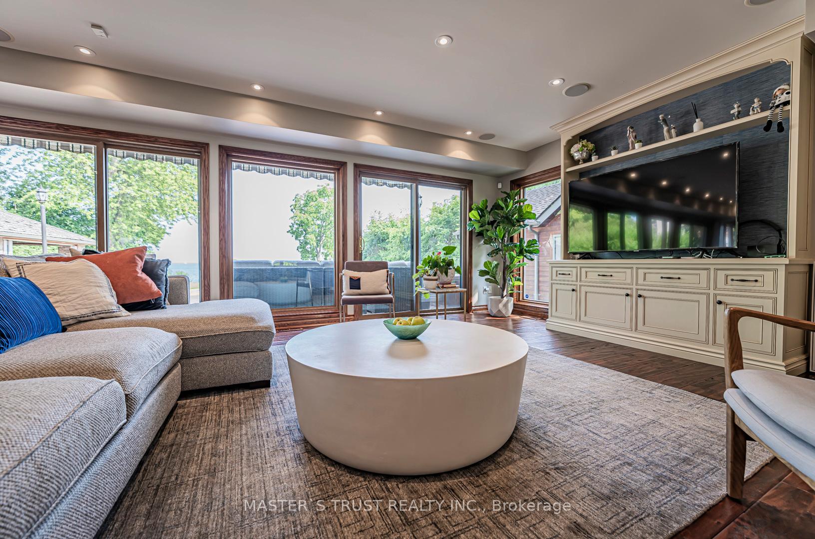 Photo 19 of 7 Third Line, Oakville, Southwest — HOMEH