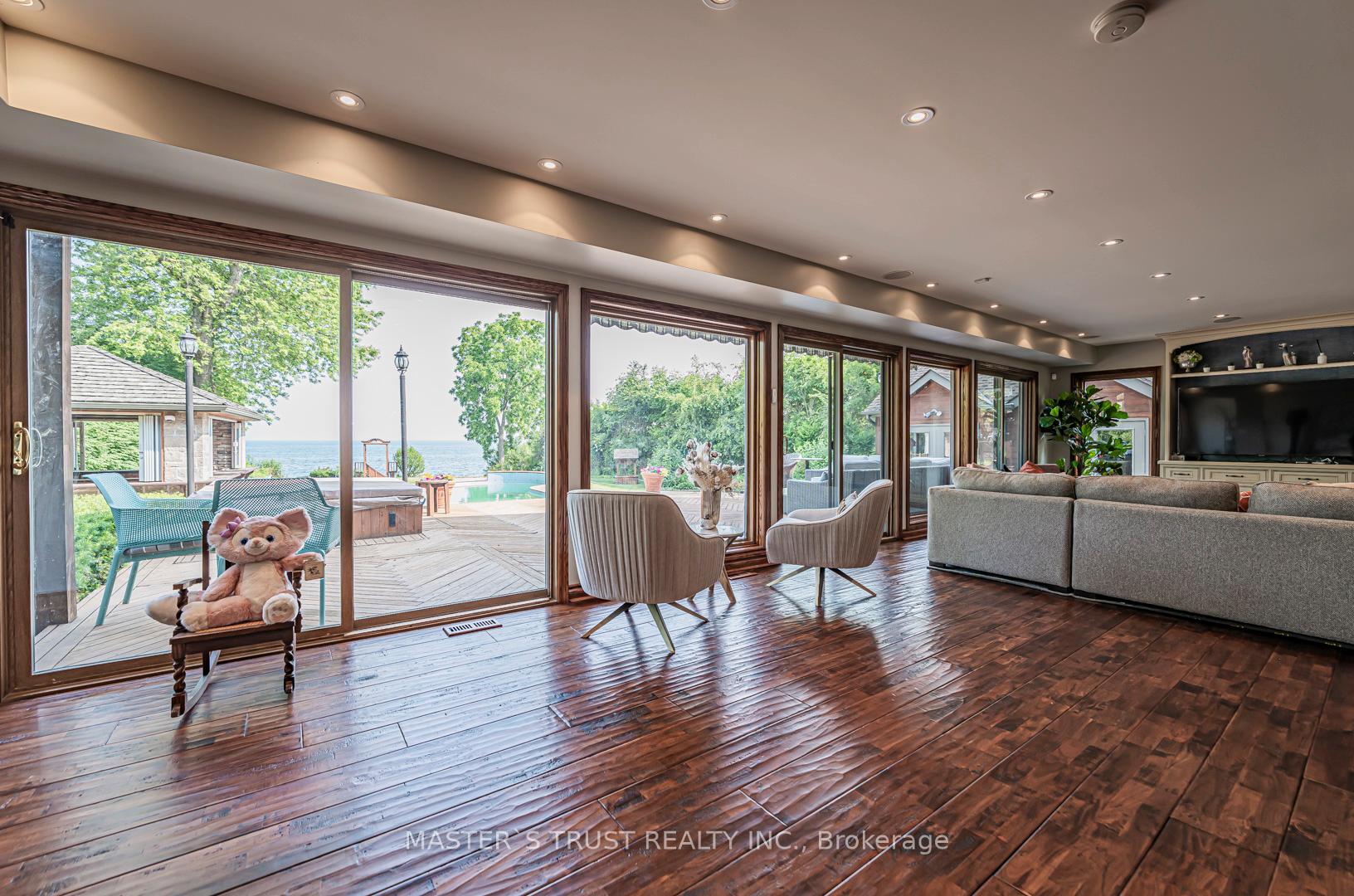 Photo 20 of 7 Third Line, Oakville, Southwest — HOMEH
