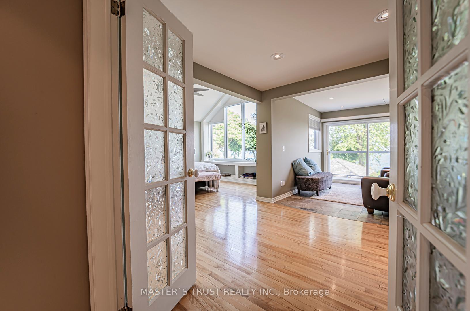 Photo 23 of 7 Third Line, Oakville, Southwest — HOMEH