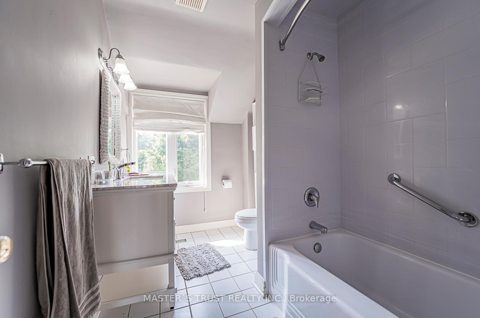 Photo 32 of 7 Third Line, Oakville, Southwest — HOMEH