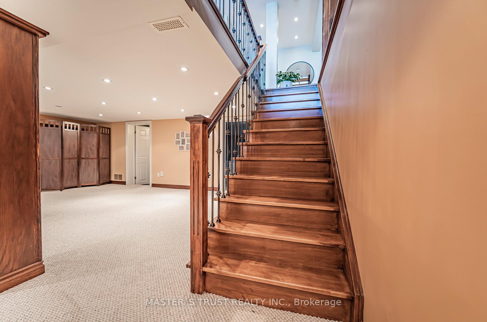 Photo 33 of 7 Third Line, Oakville, Southwest — HOMEH