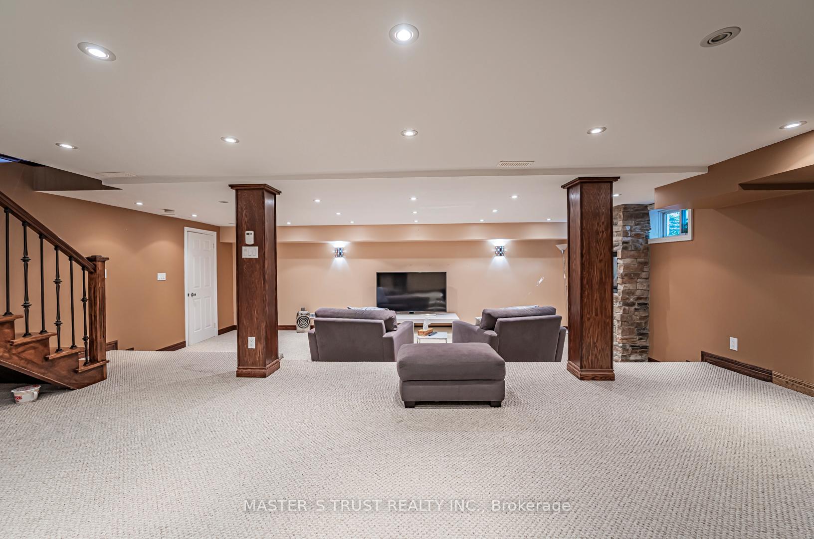 Photo 36 of 7 Third Line, Oakville, Southwest — HOMEH