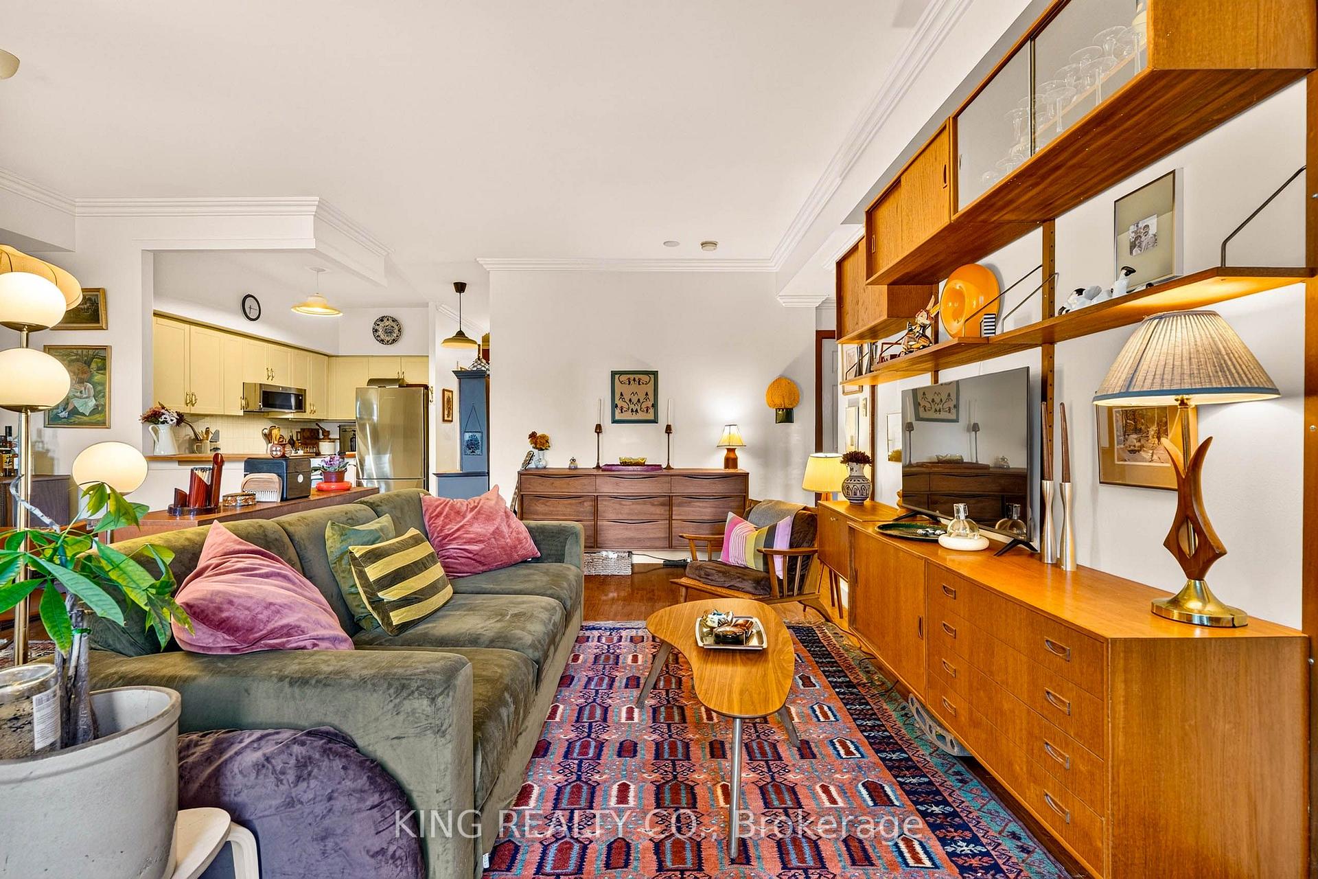 Photo 10 of Unit 301, 120 Lombard Street, Toronto, Church-Yonge Corridor — HOMEH