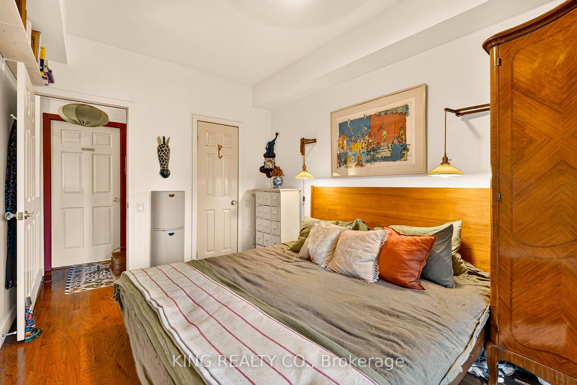 Photo 13 of Unit 301, 120 Lombard Street, Toronto, Church-Yonge Corridor — HOMEH