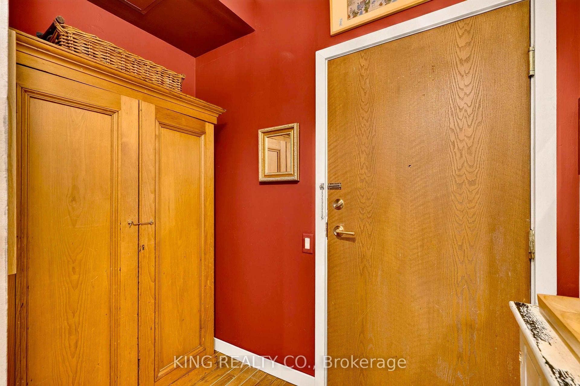 Photo 16 of Unit 301, 120 Lombard Street, Toronto, Church-Yonge Corridor — HOMEH