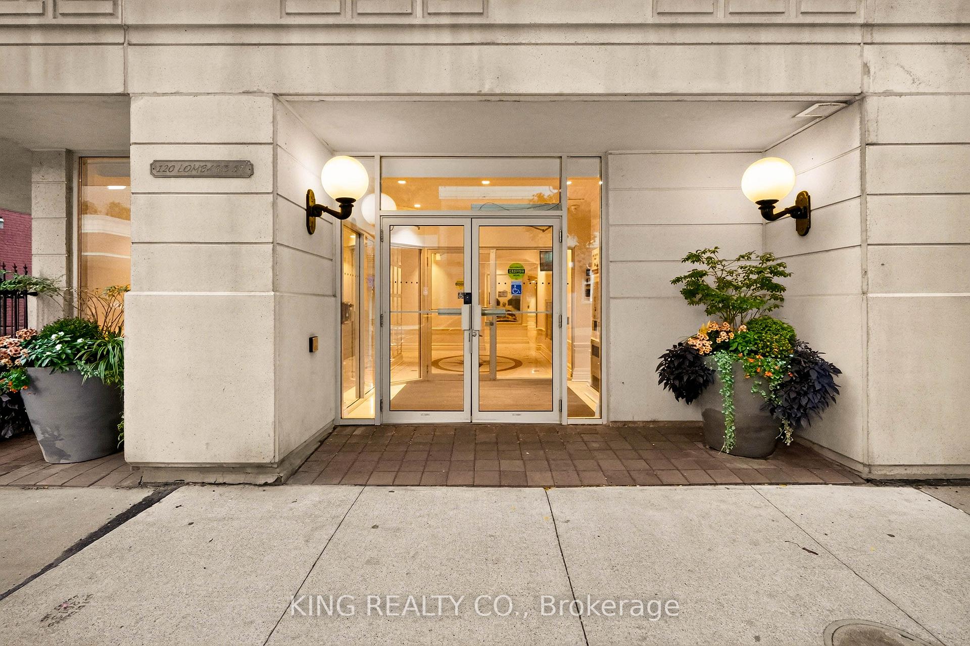 Photo 18 of Unit 301, 120 Lombard Street, Toronto, Church-Yonge Corridor — HOMEH