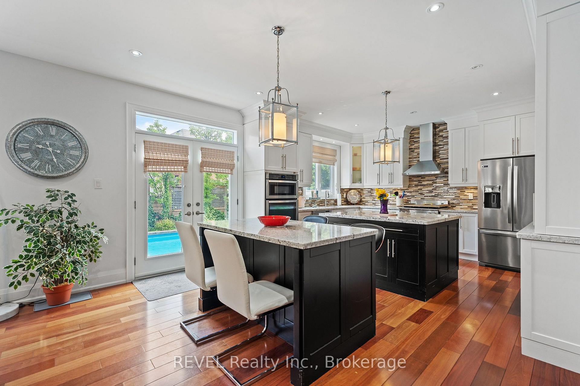 Photo 10 of 401 Schreyer Crescent, Milton, Harrison — HOMEH