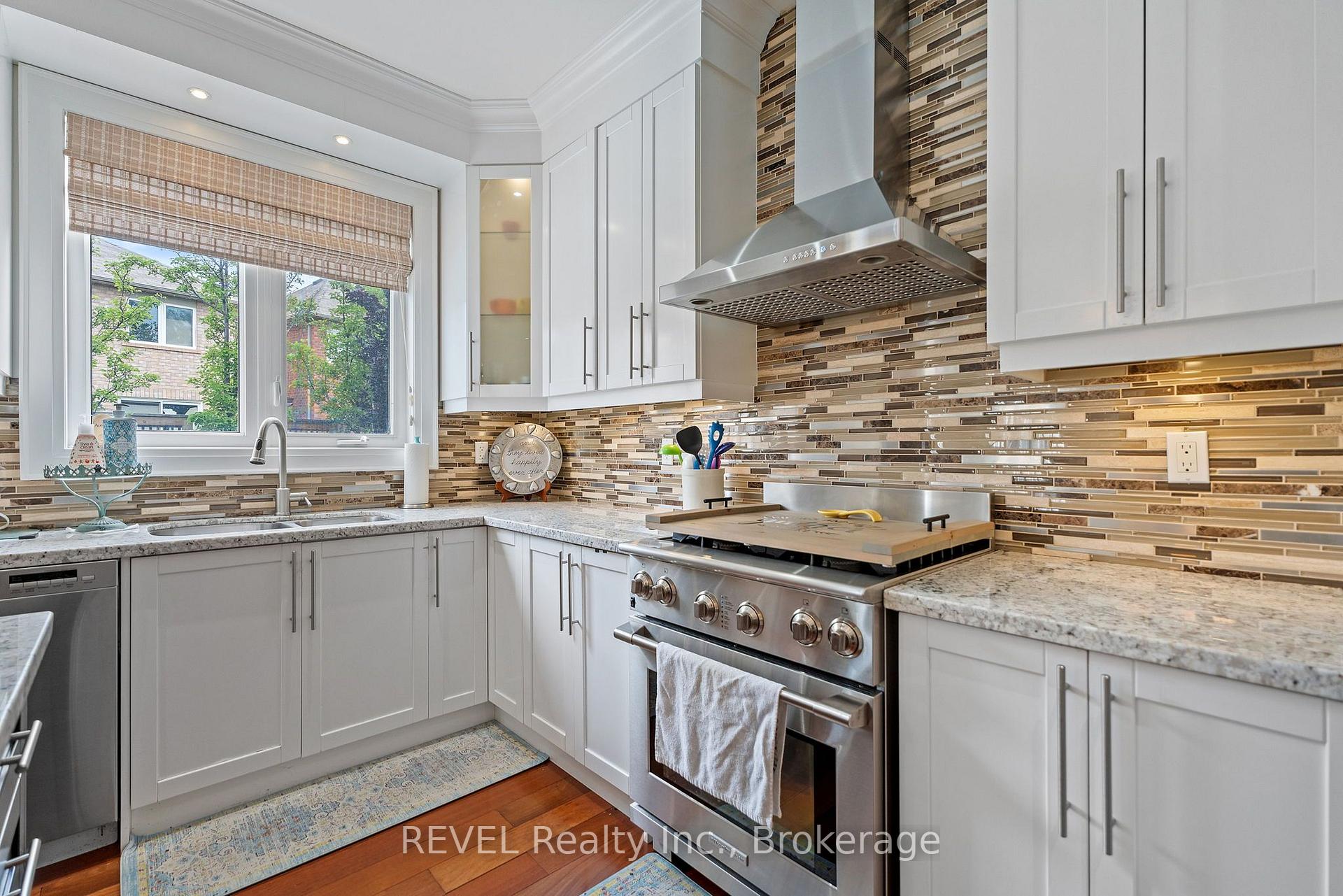 Photo 16 of 401 Schreyer Crescent, Milton, Harrison — HOMEH