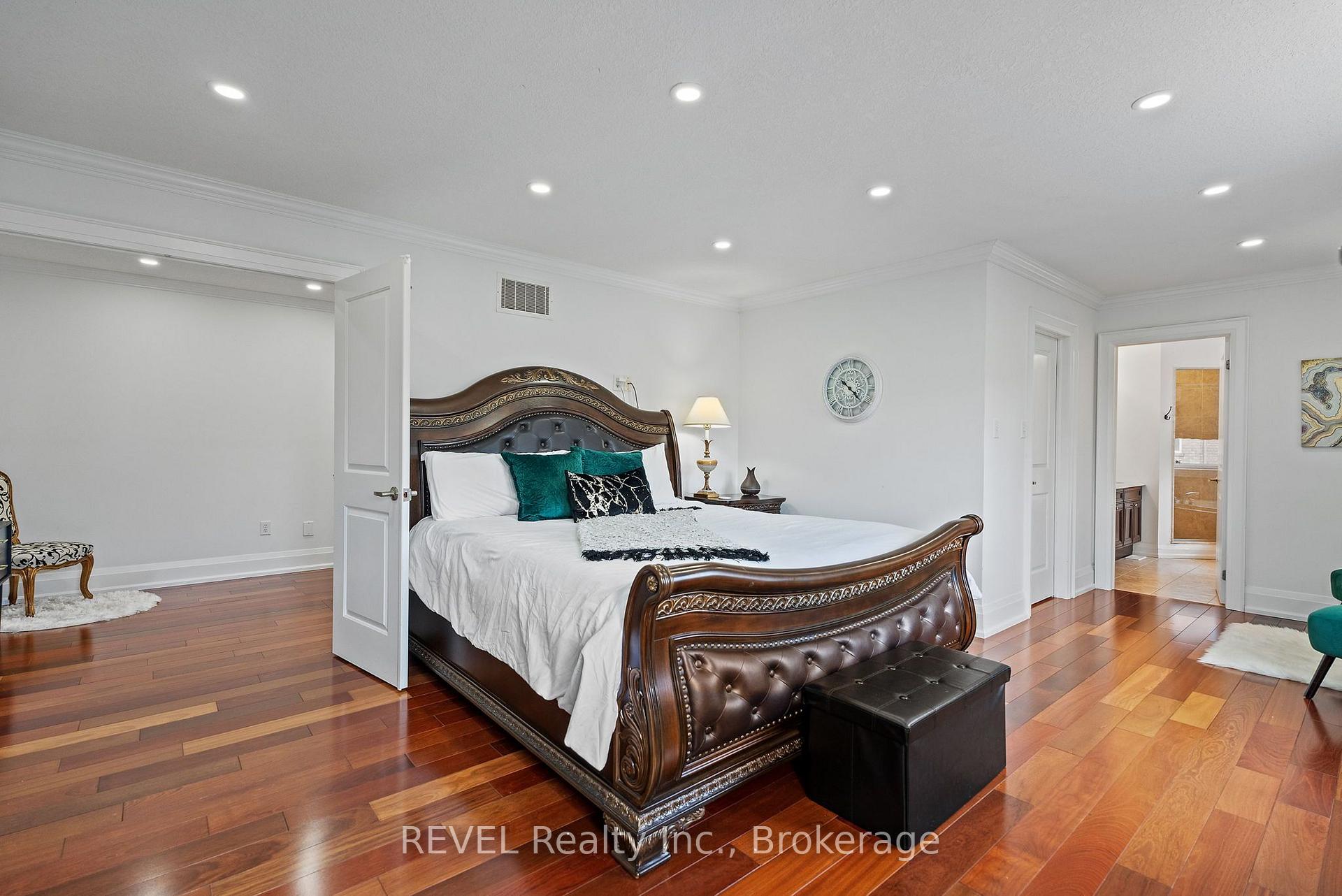 Photo 25 of 401 Schreyer Crescent, Milton, Harrison — HOMEH