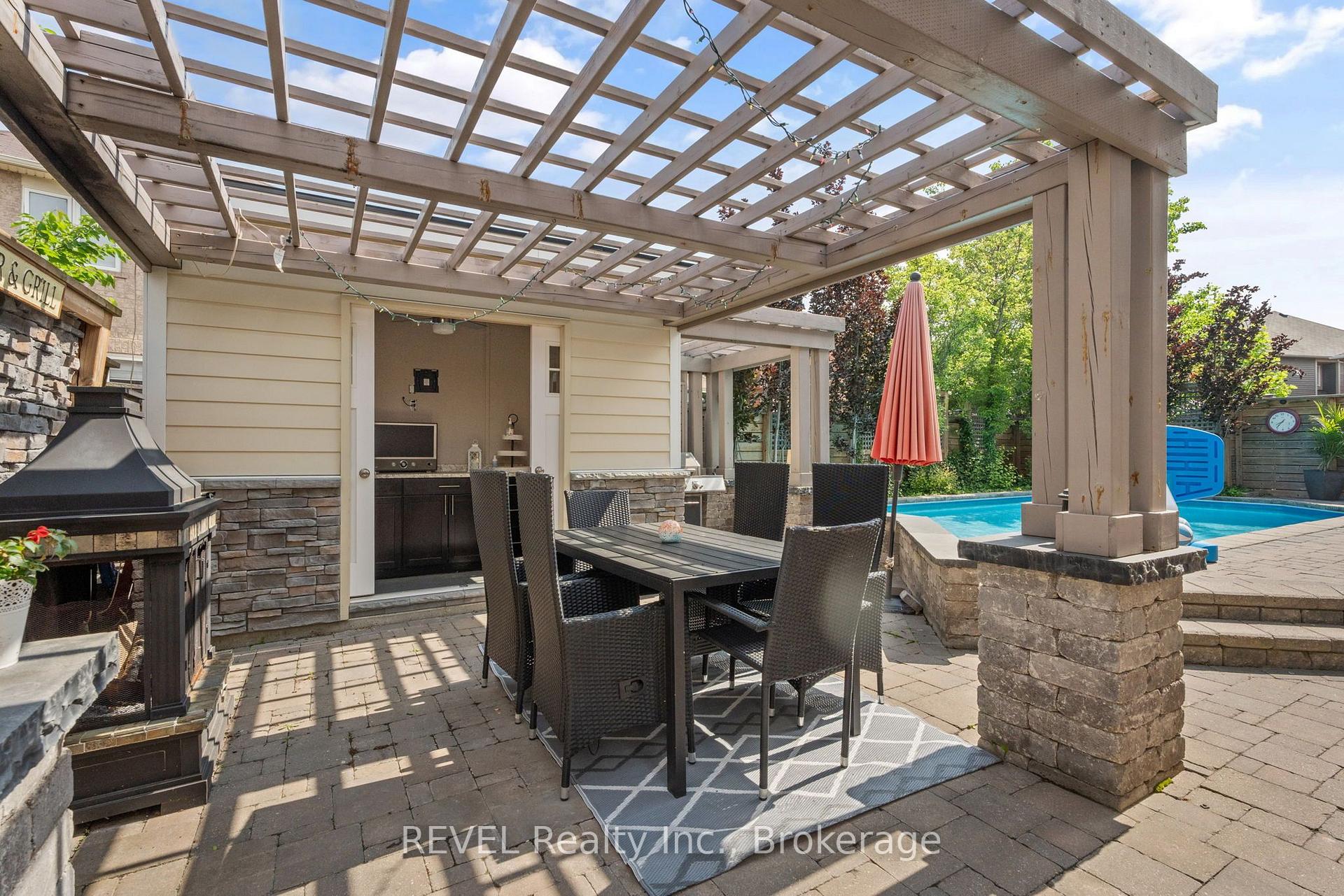 Photo 34 of 401 Schreyer Crescent, Milton, Harrison — HOMEH