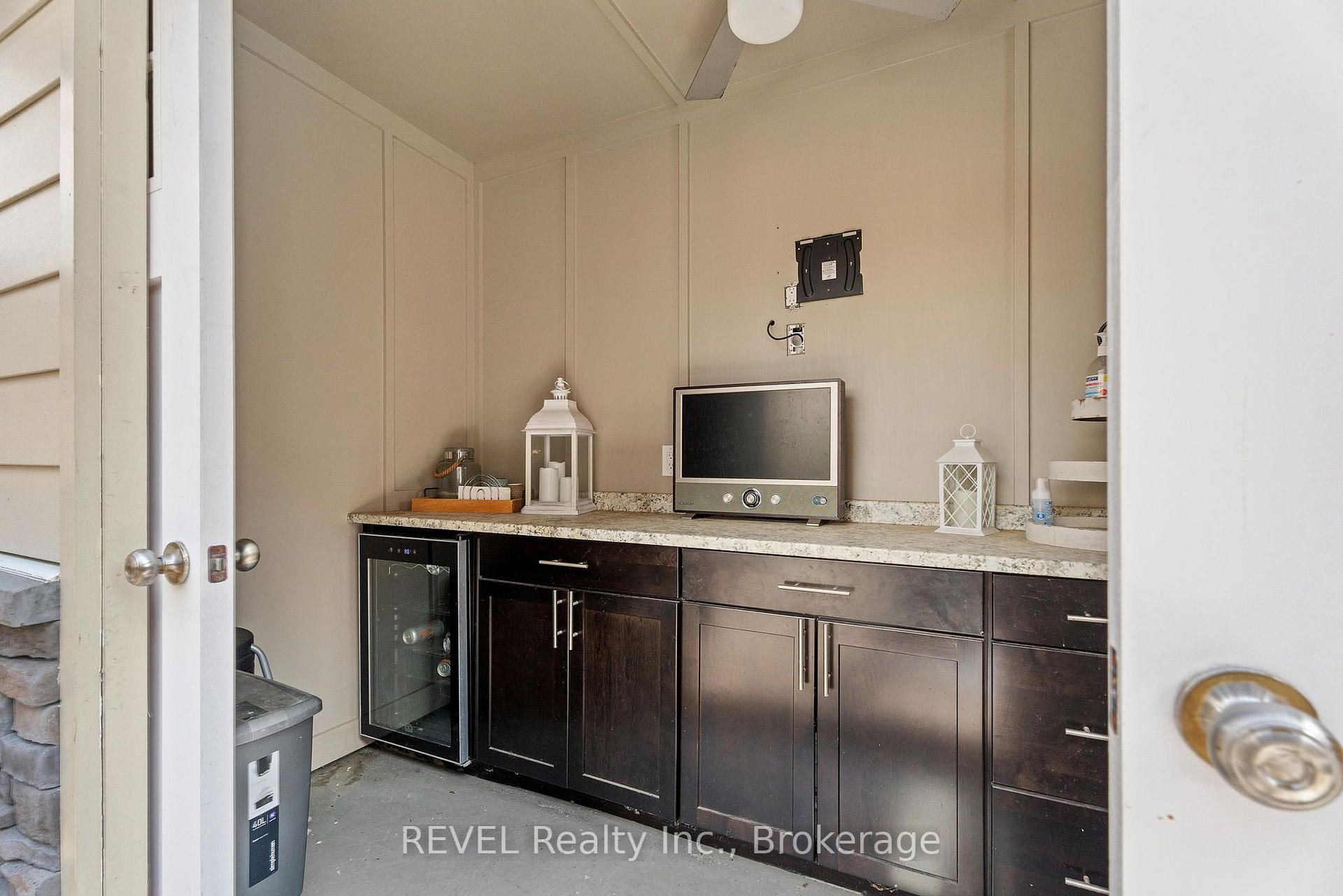 Photo 35 of 401 Schreyer Crescent, Milton, Harrison — HOMEH
