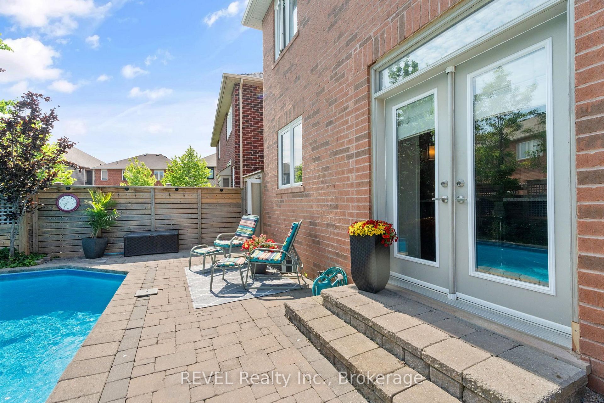 Photo 37 of 401 Schreyer Crescent, Milton, Harrison — HOMEH