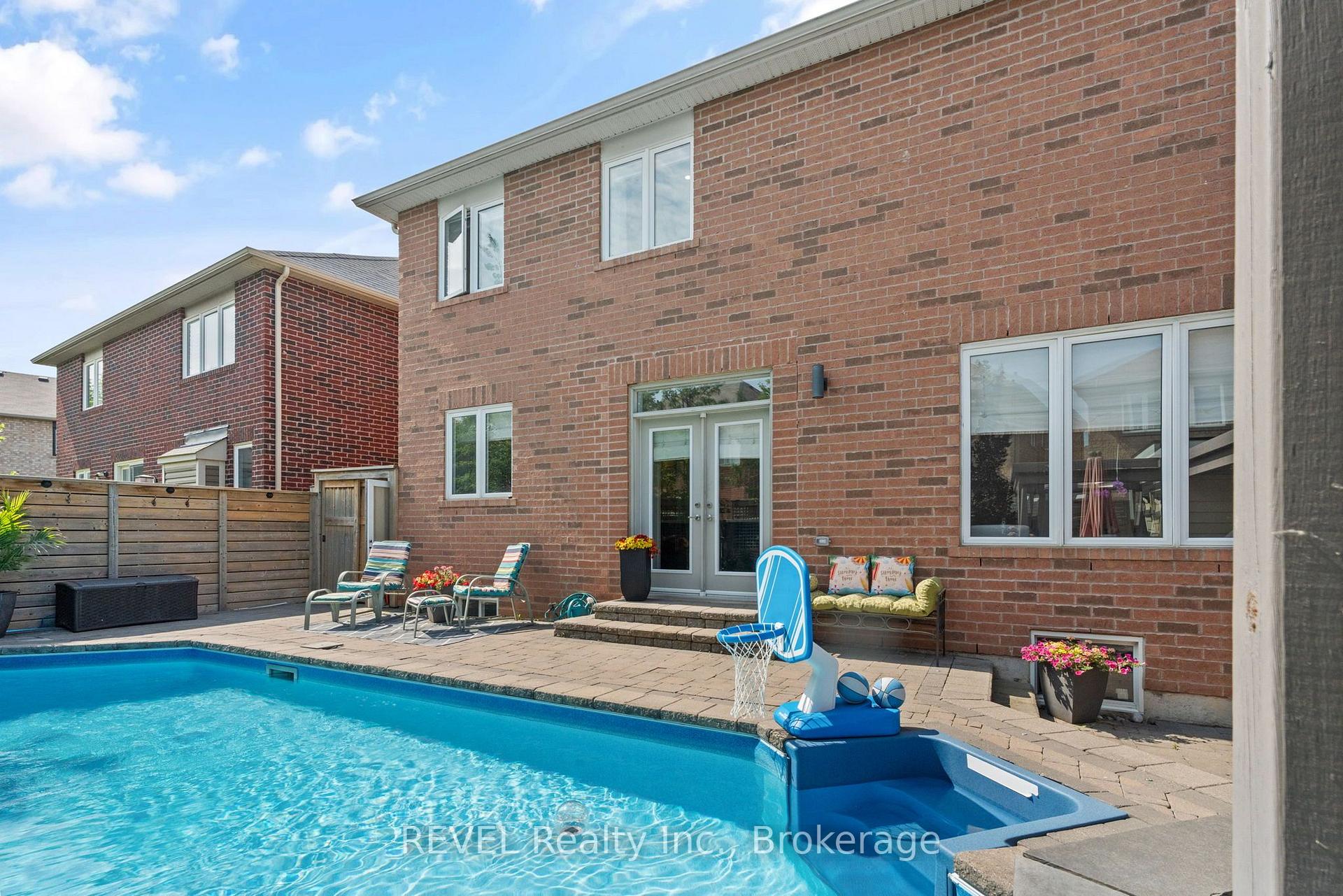 Photo 39 of 401 Schreyer Crescent, Milton, Harrison — HOMEH