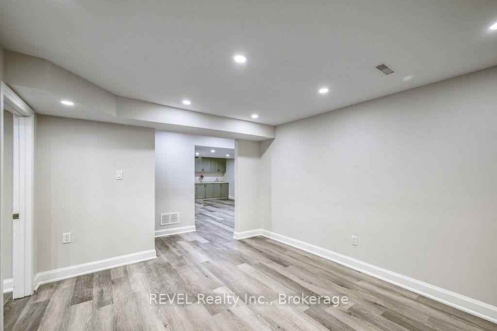 Photo 45 of 401 Schreyer Crescent, Milton, Harrison — HOMEH