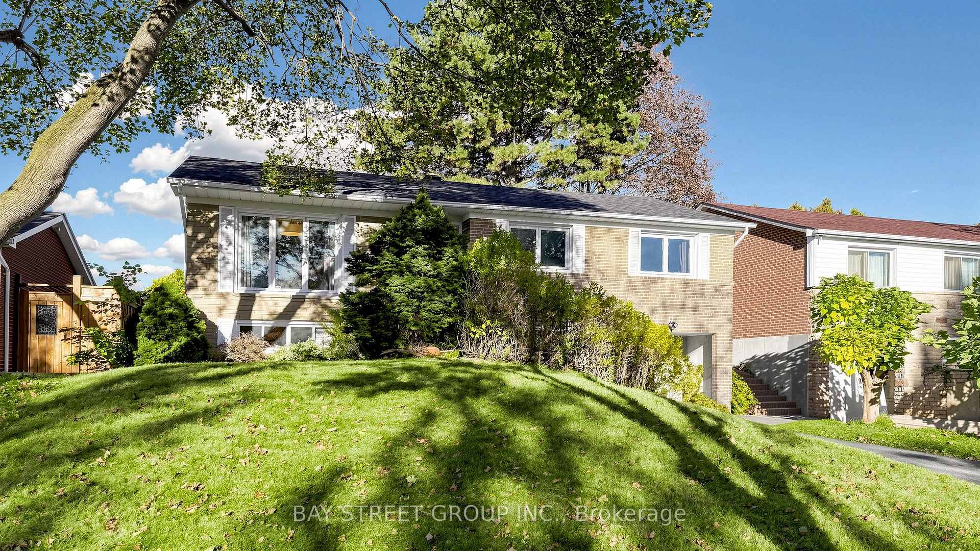 Photo 3 of 104 Mcnicoll Avenue, North York, Hillcrest Village — HOMEH