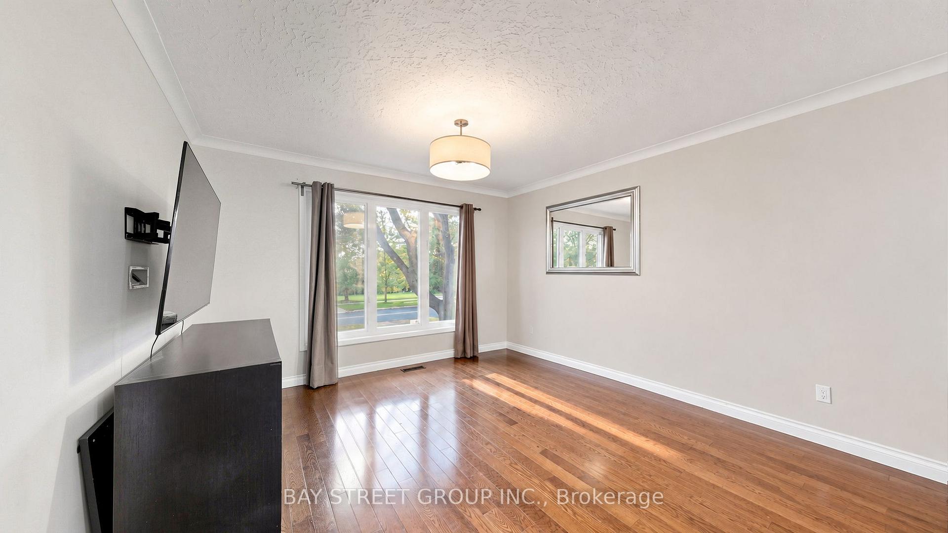 Photo 7 of 104 Mcnicoll Avenue, North York, Hillcrest Village — HOMEH
