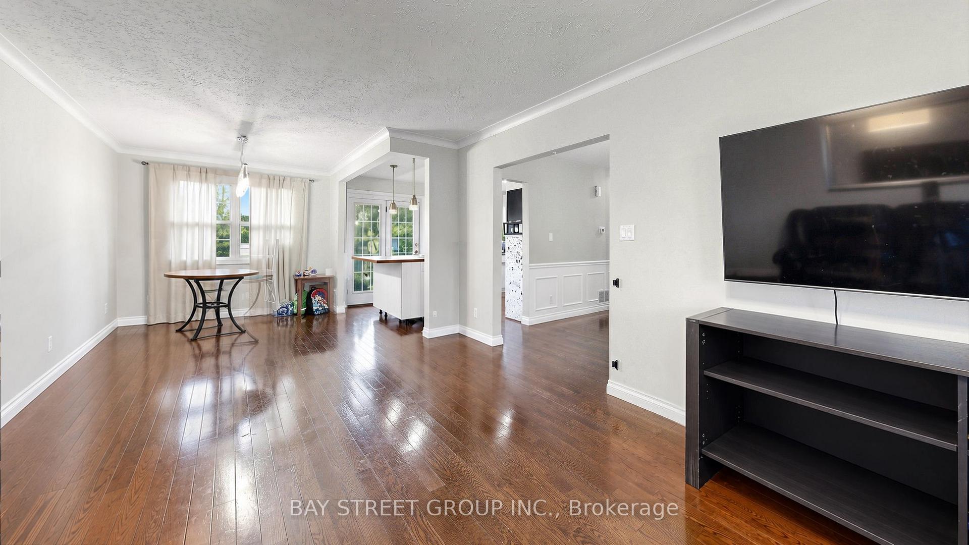 Photo 10 of 104 Mcnicoll Avenue, North York, Hillcrest Village — HOMEH