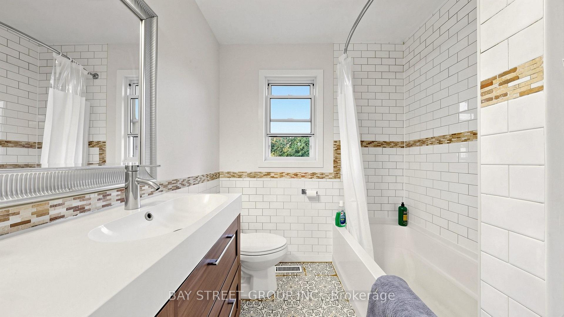 Photo 17 of 104 Mcnicoll Avenue, North York, Hillcrest Village — HOMEH