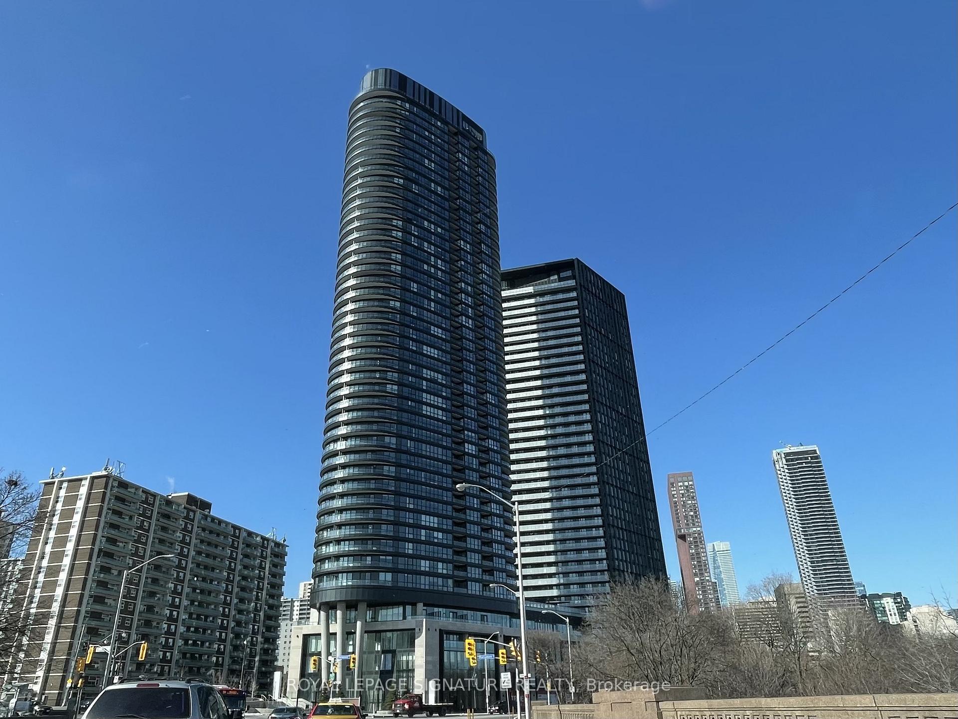 Photo of Unit 1916, 585 Bloor Street E
