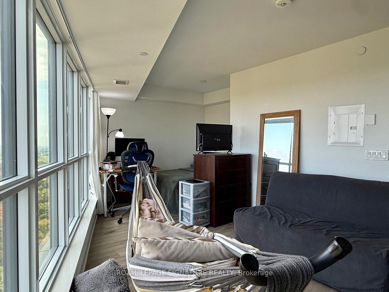 Photo 10 of Unit 1916, 585 Bloor Street E, Toronto, North St. James Town — HOMEH