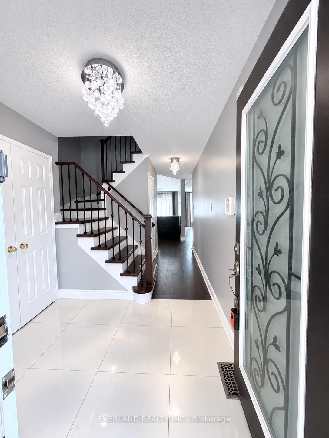 Photo 3 of 249 Yellowood Circle, Vaughan, Patterson — HOMEH