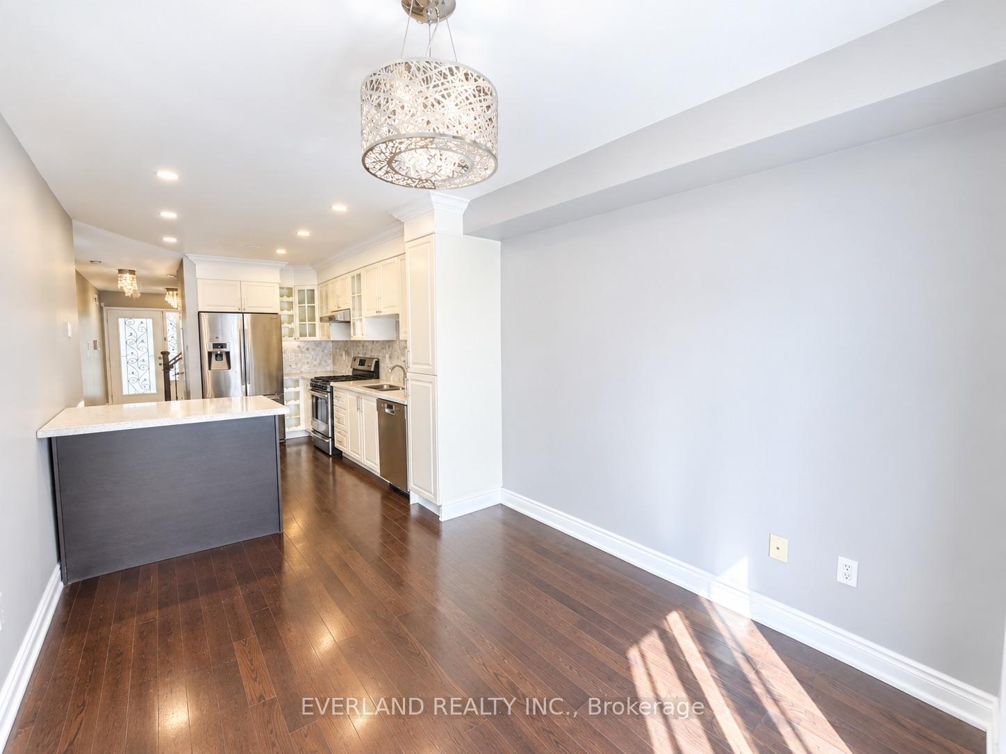 Photo 5 of 249 Yellowood Circle, Vaughan, Patterson — HOMEH