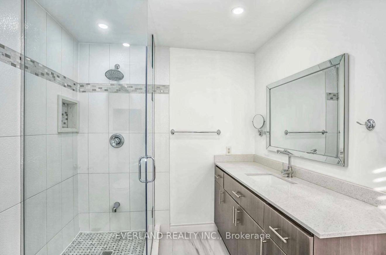 Photo 10 of 249 Yellowood Circle, Vaughan, Patterson — HOMEH