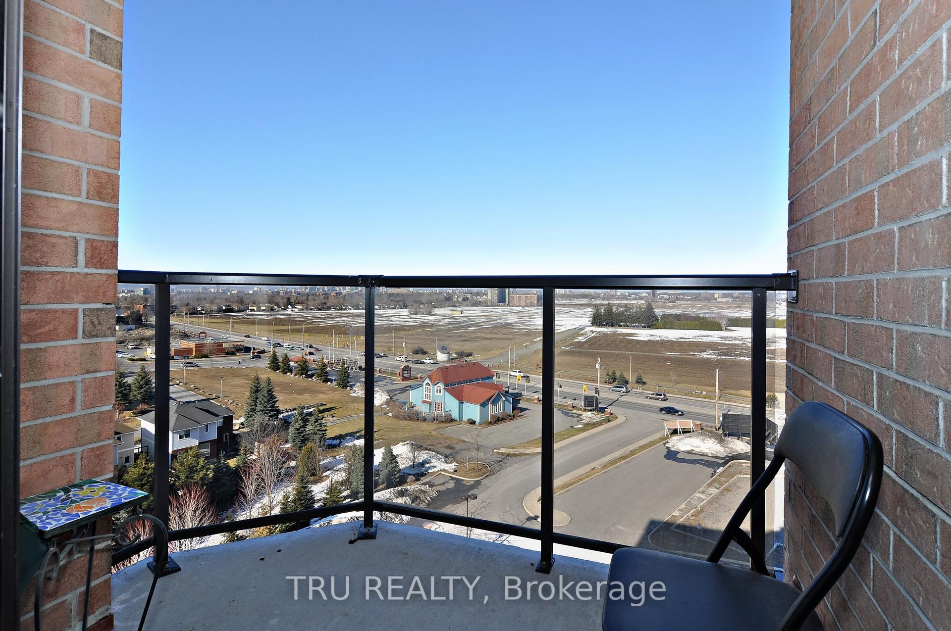 Photo 8 of Unit 908, 314 Central Park Drive, Ottawa, Central Park — HOMEH