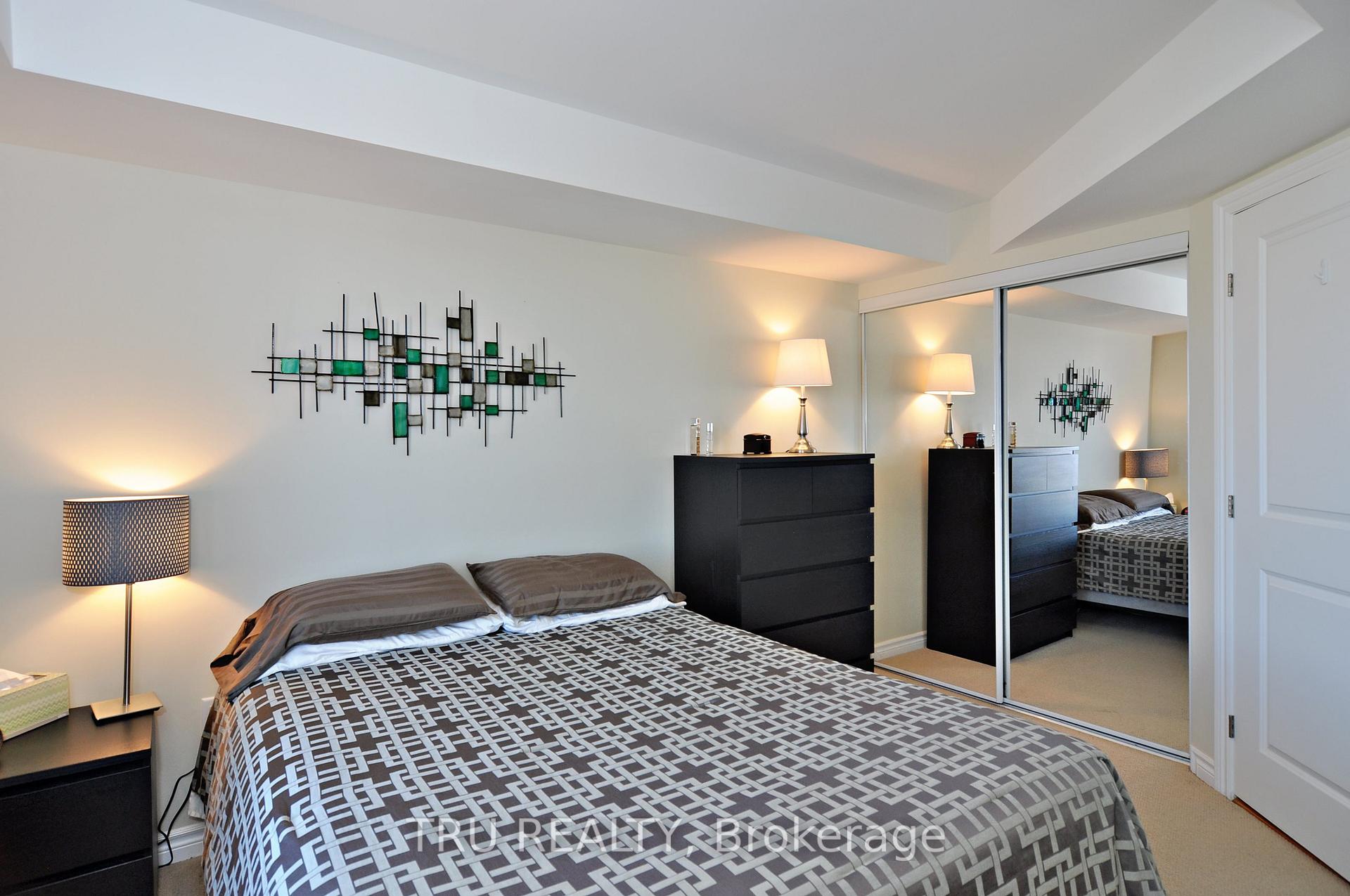 Photo 10 of Unit 908, 314 Central Park Drive, Ottawa, Central Park — HOMEH