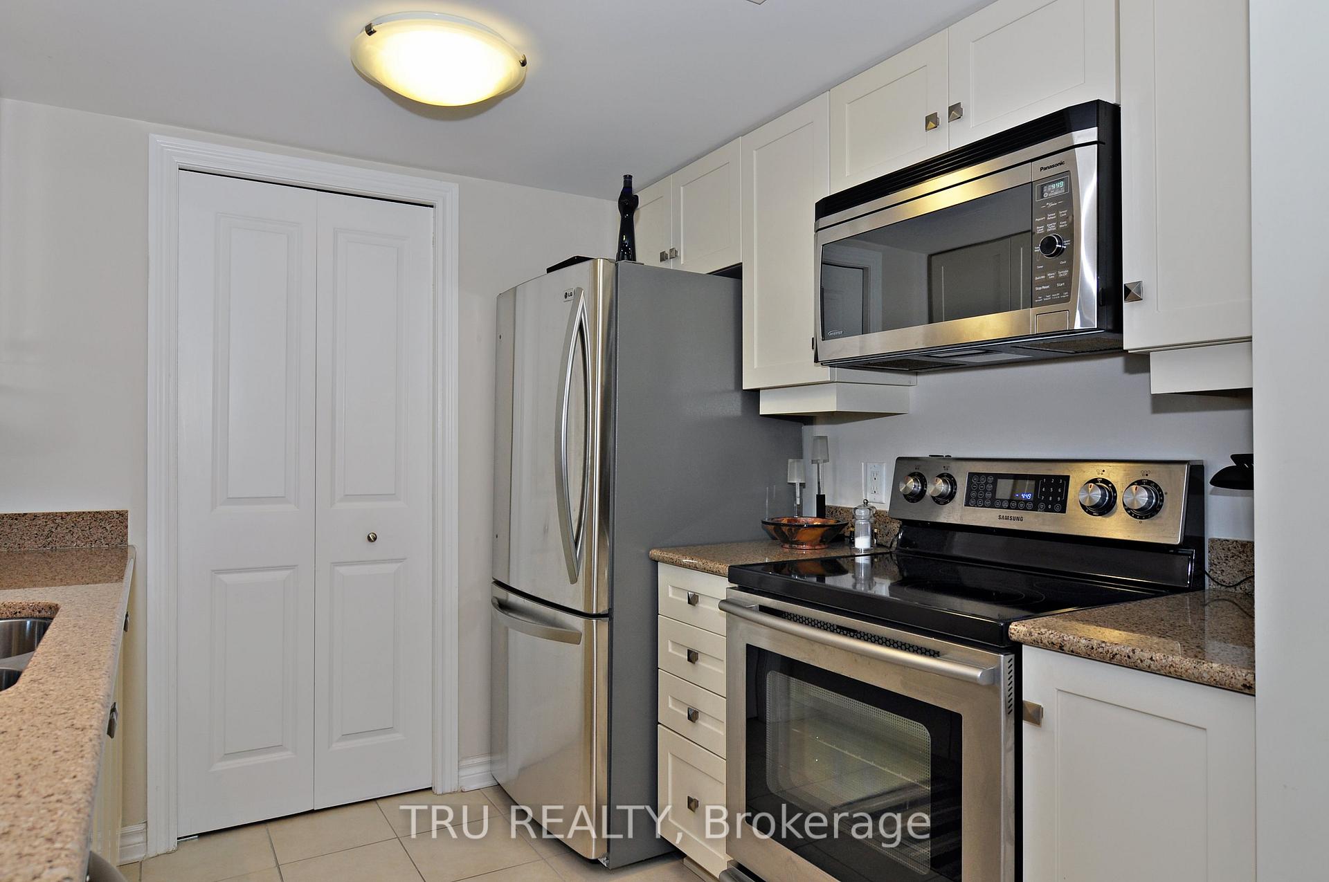 Photo 12 of Unit 908, 314 Central Park Drive, Ottawa, Central Park — HOMEH
