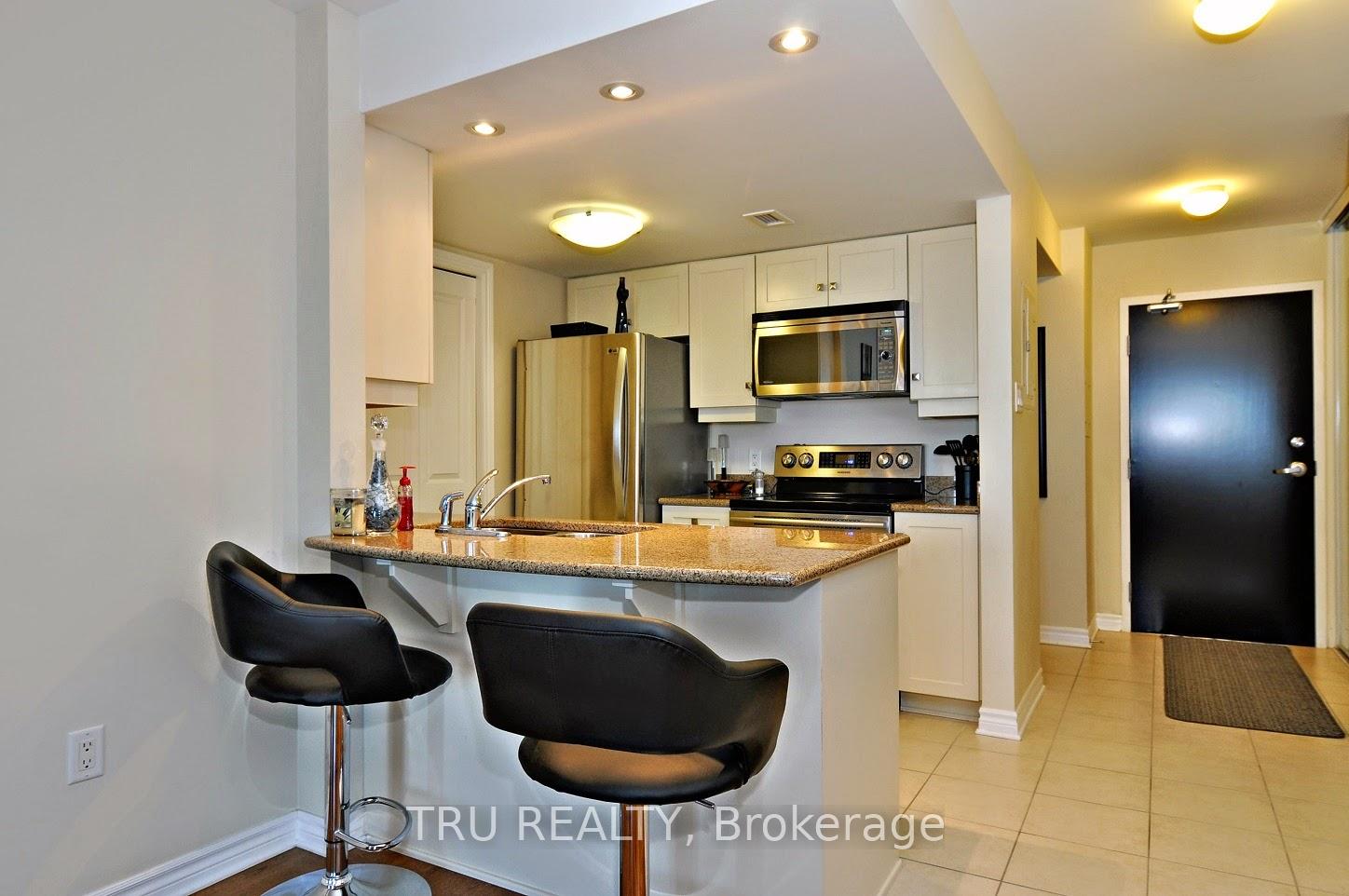 Photo 11 of Unit 908, 314 Central Park Drive, Ottawa, Central Park — HOMEH