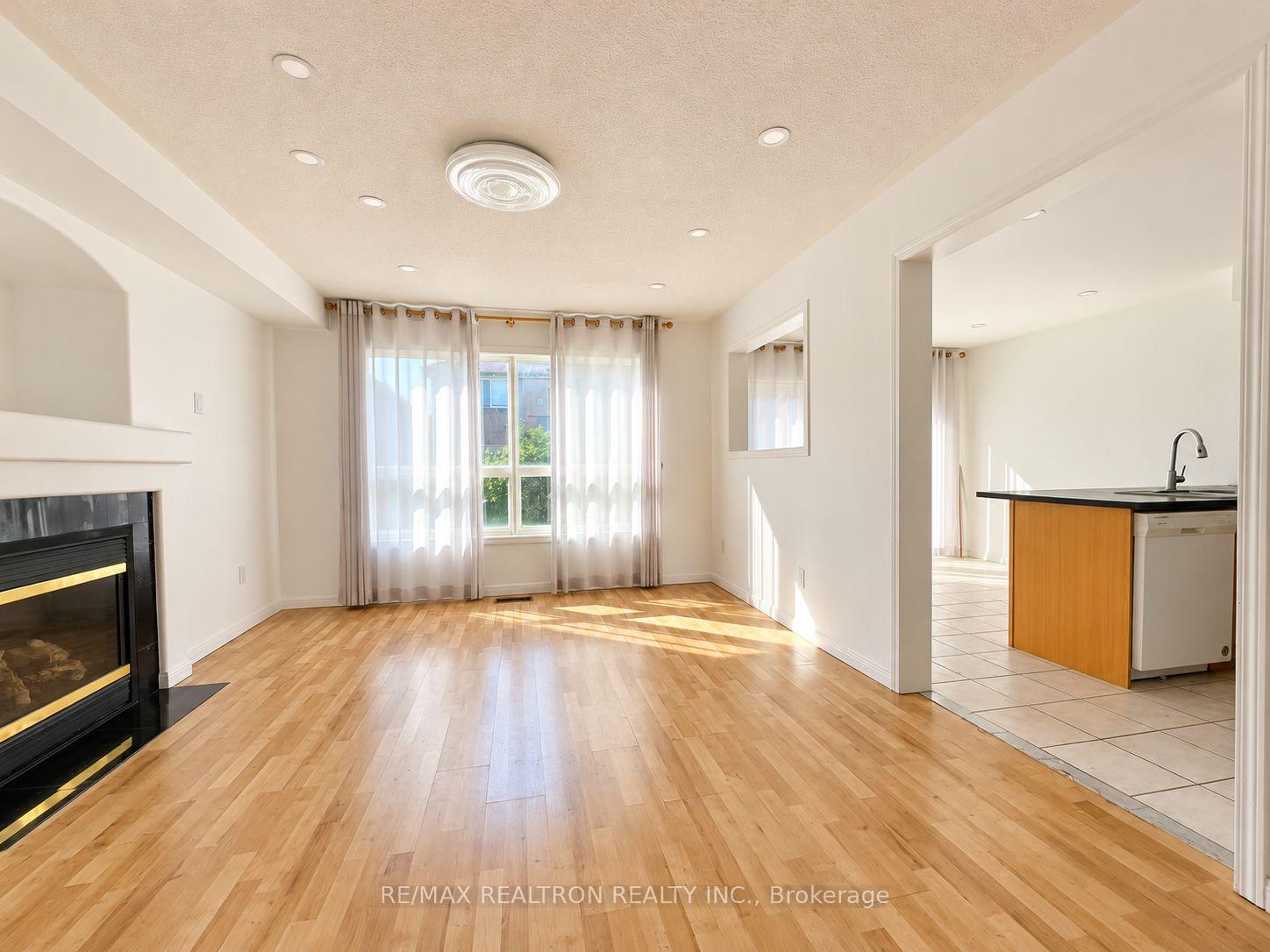 Photo 4 of 22 Bern Street, Markham, Wismer — HOMEH