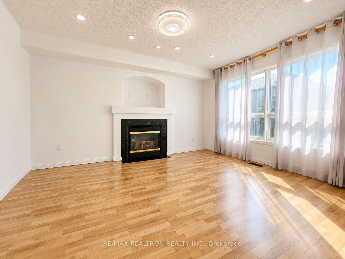 Photo 8 of 22 Bern Street, Markham, Wismer — HOMEH