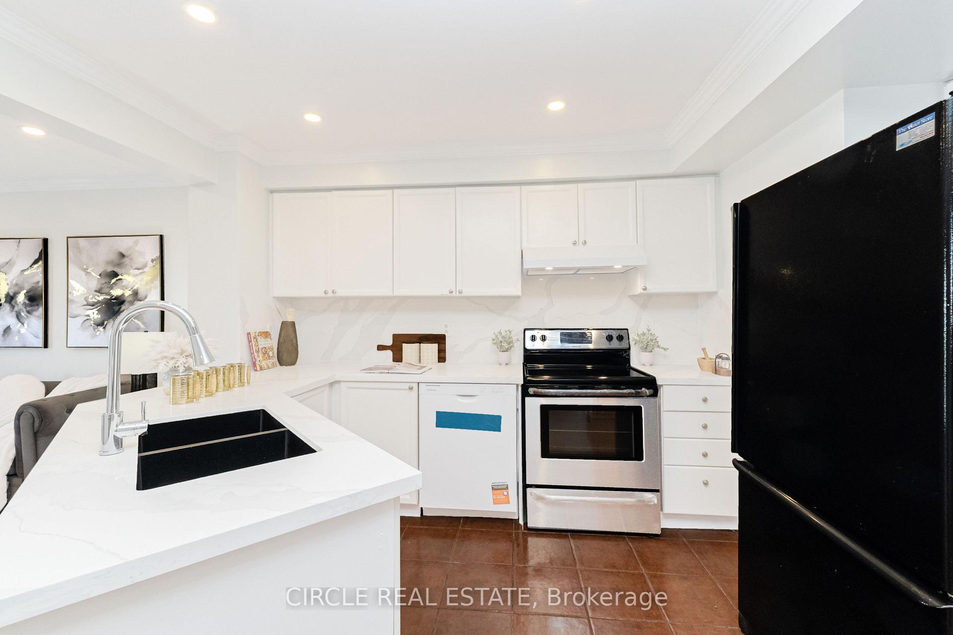 Photo 8 of 20 langdale Crescent, Brampton, Fletcher's West — HOMEH