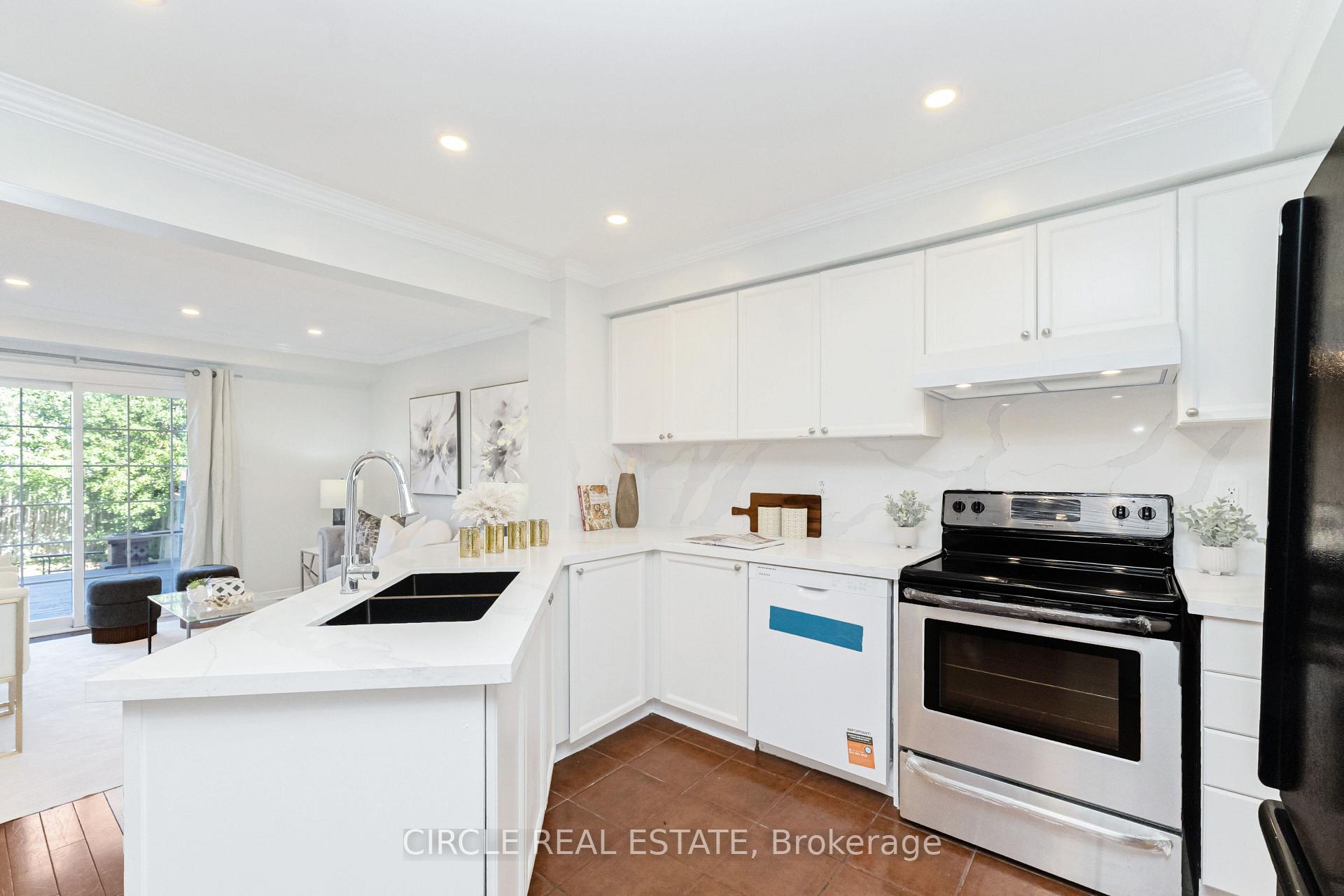 Photo 9 of 20 langdale Crescent, Brampton, Fletcher's West — HOMEH