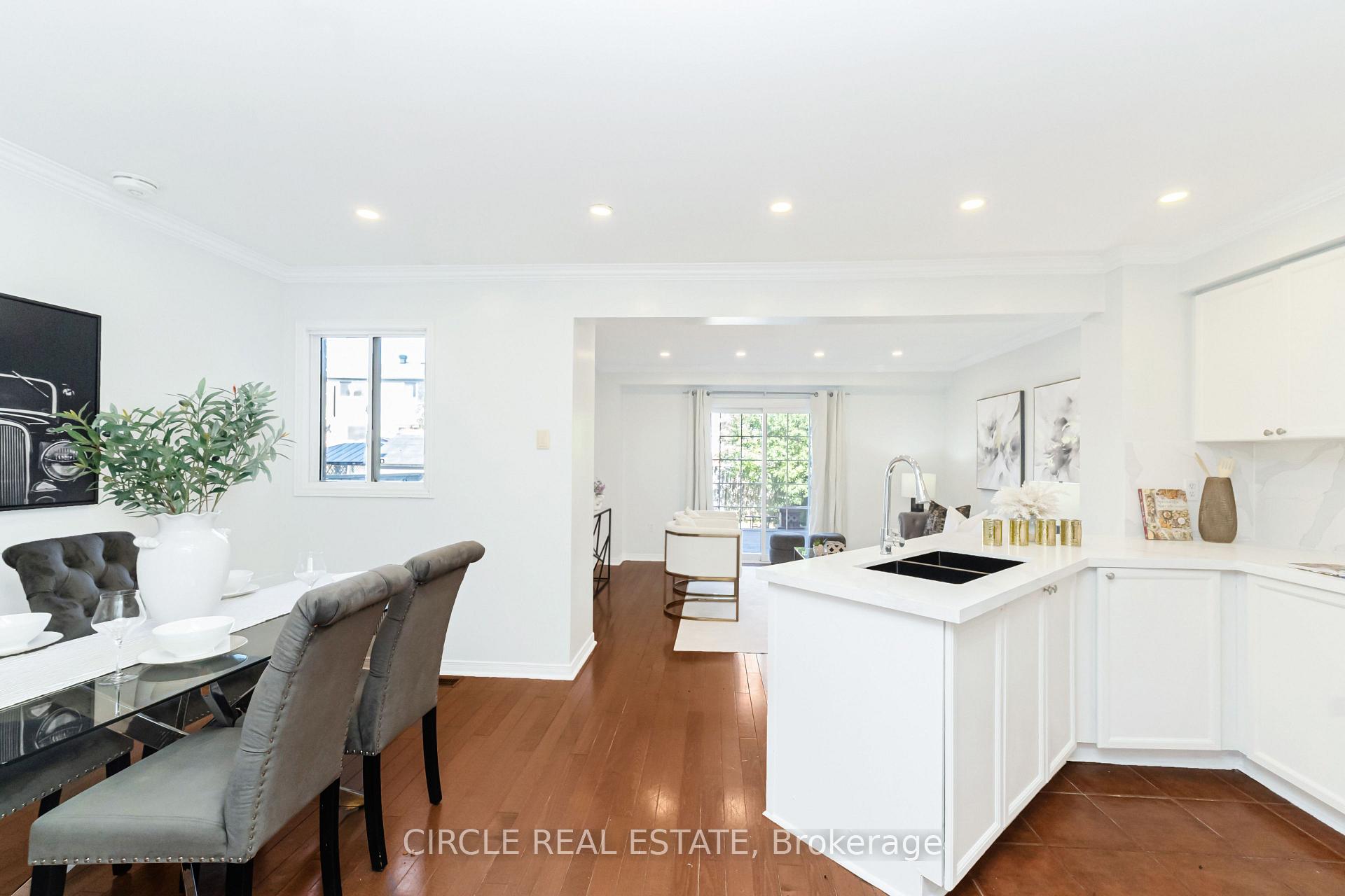 Photo 10 of 20 langdale Crescent, Brampton, Fletcher's West — HOMEH