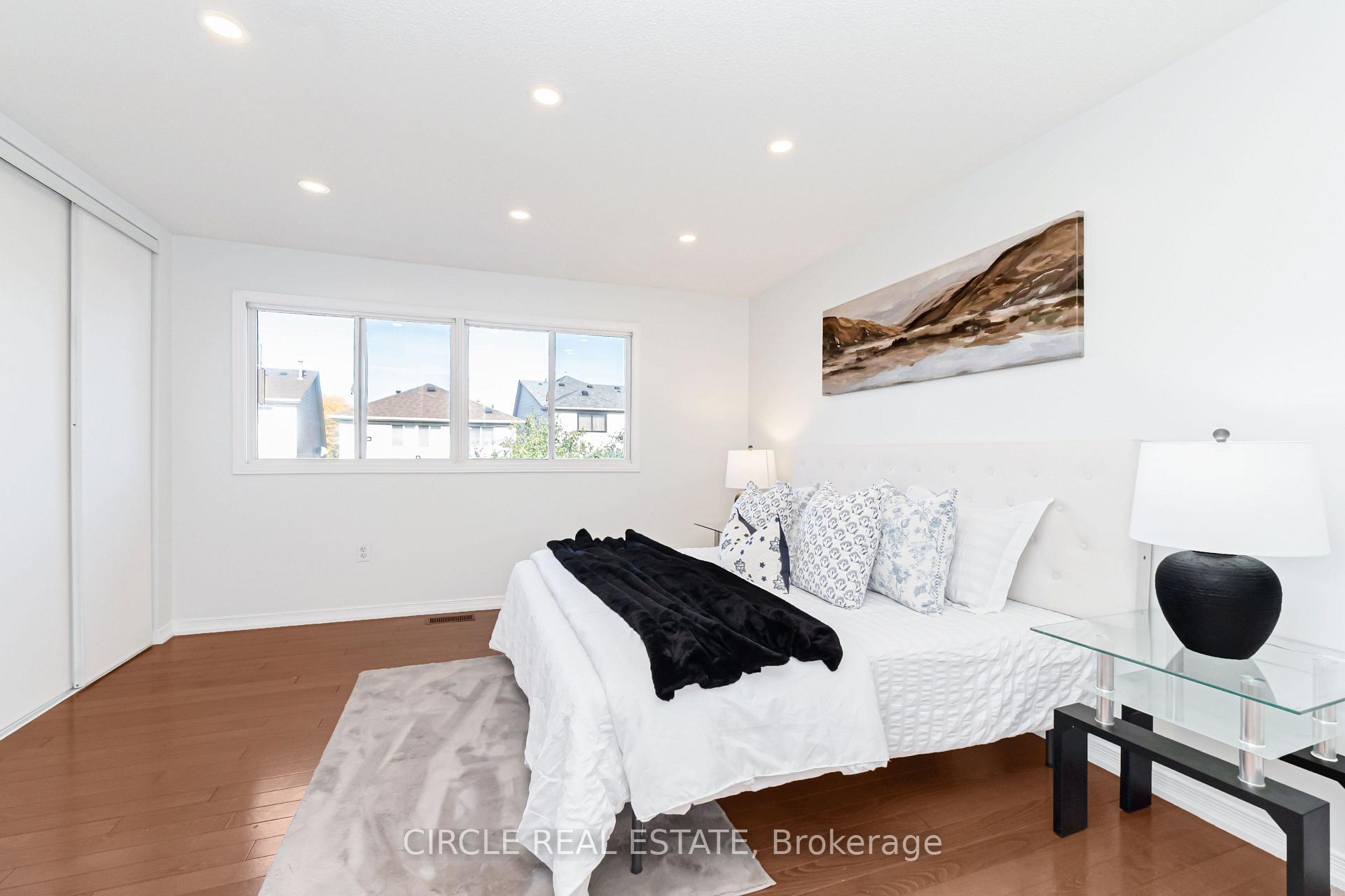 Photo 15 of 20 langdale Crescent, Brampton, Fletcher's West — HOMEH