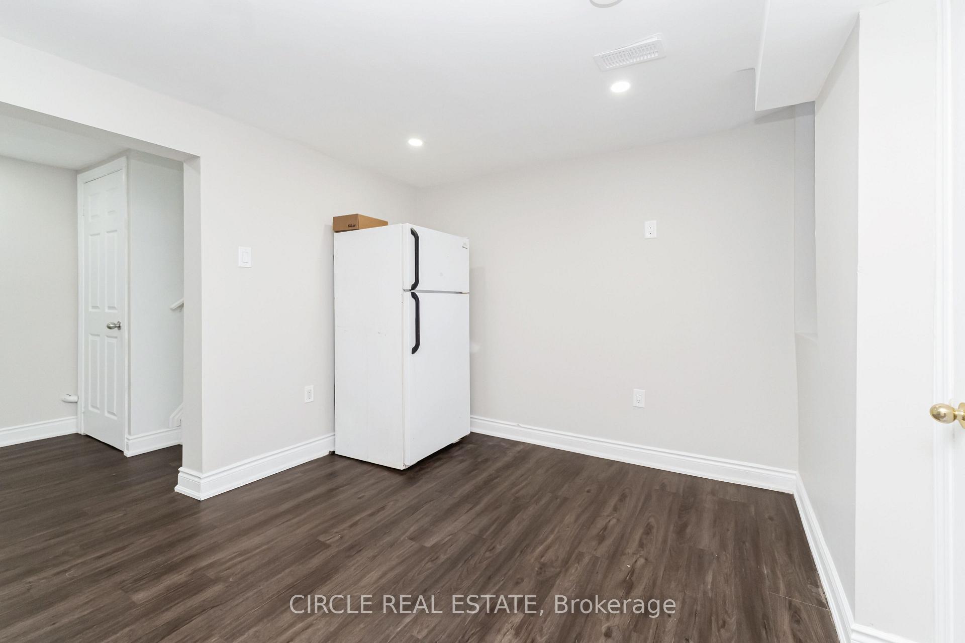 Photo 19 of 20 langdale Crescent, Brampton, Fletcher's West — HOMEH