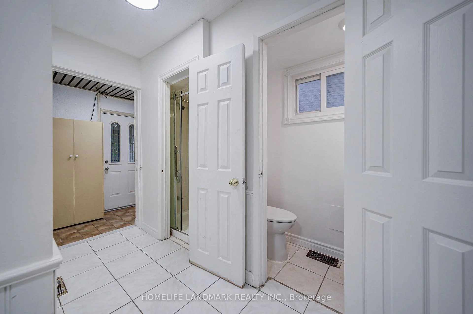 Photo 10 of 8 Fullerton Crescent, Markham, Milliken Mills West — HOMEH
