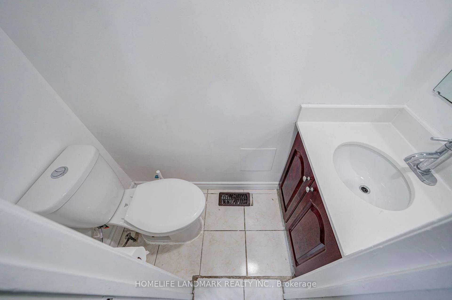 Photo 12 of 8 Fullerton Crescent, Markham, Milliken Mills West — HOMEH
