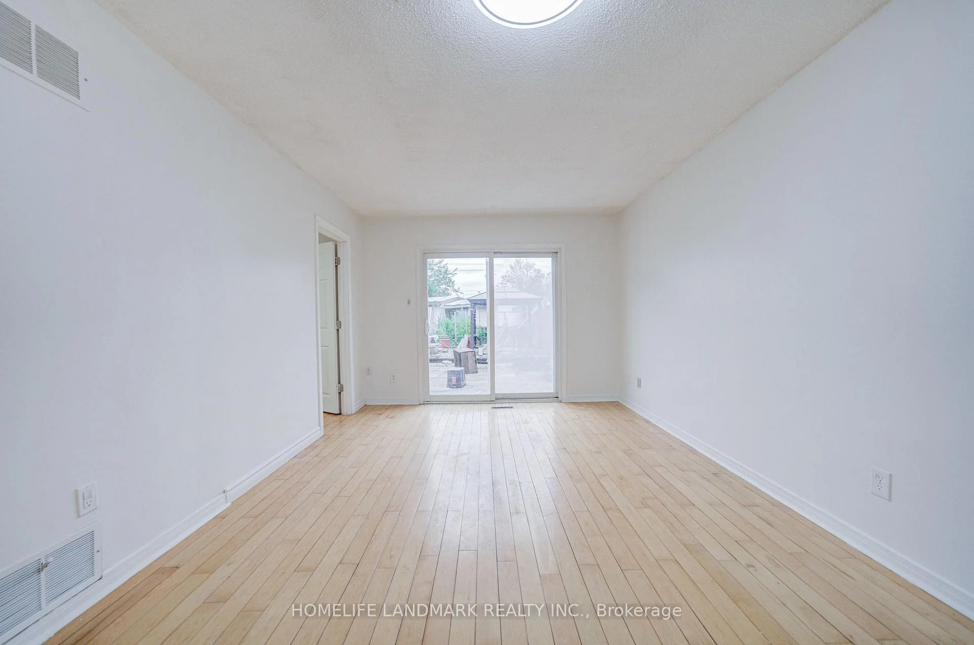 Photo 18 of 8 Fullerton Crescent, Markham, Milliken Mills West — HOMEH