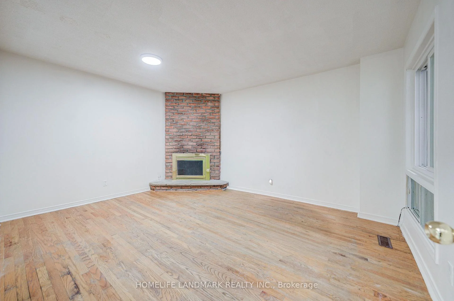 Photo 36 of 8 Fullerton Crescent, Markham, Milliken Mills West — HOMEH