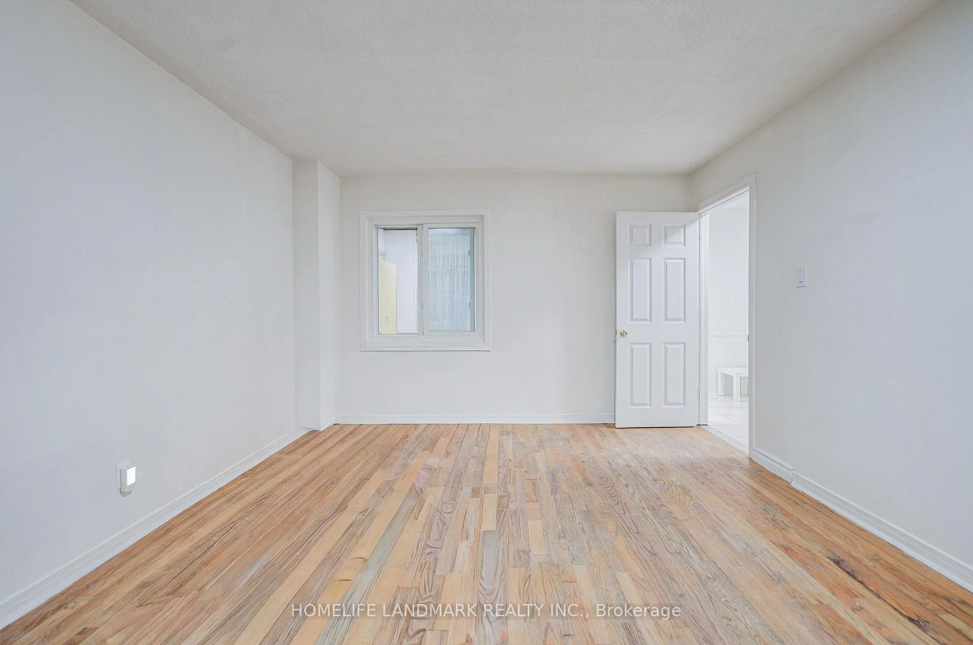 Photo 37 of 8 Fullerton Crescent, Markham, Milliken Mills West — HOMEH