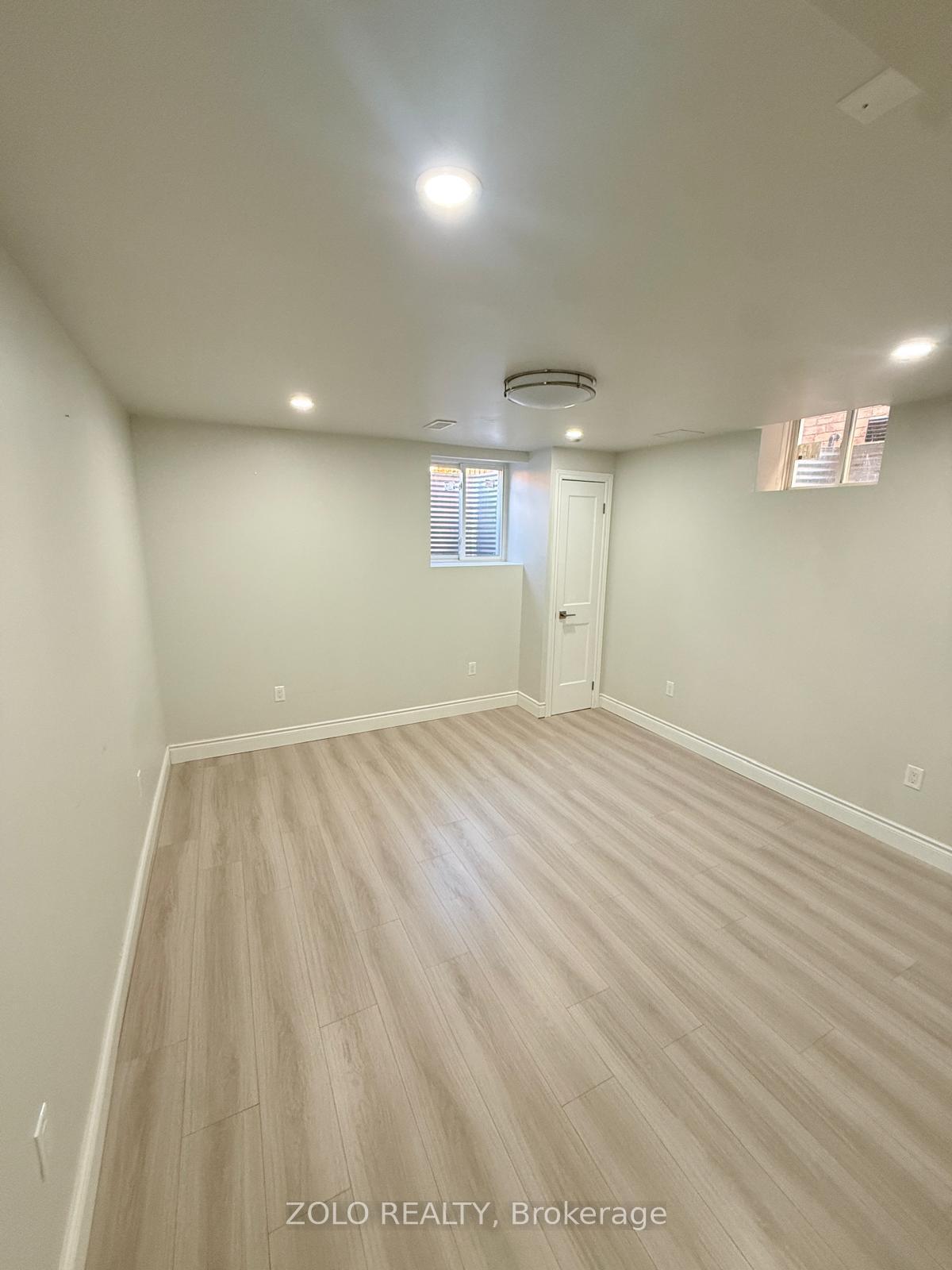 Photo 3 of Unit Basement, 21 Cattail Crescent, Hamilton, Waterdown — HOMEH