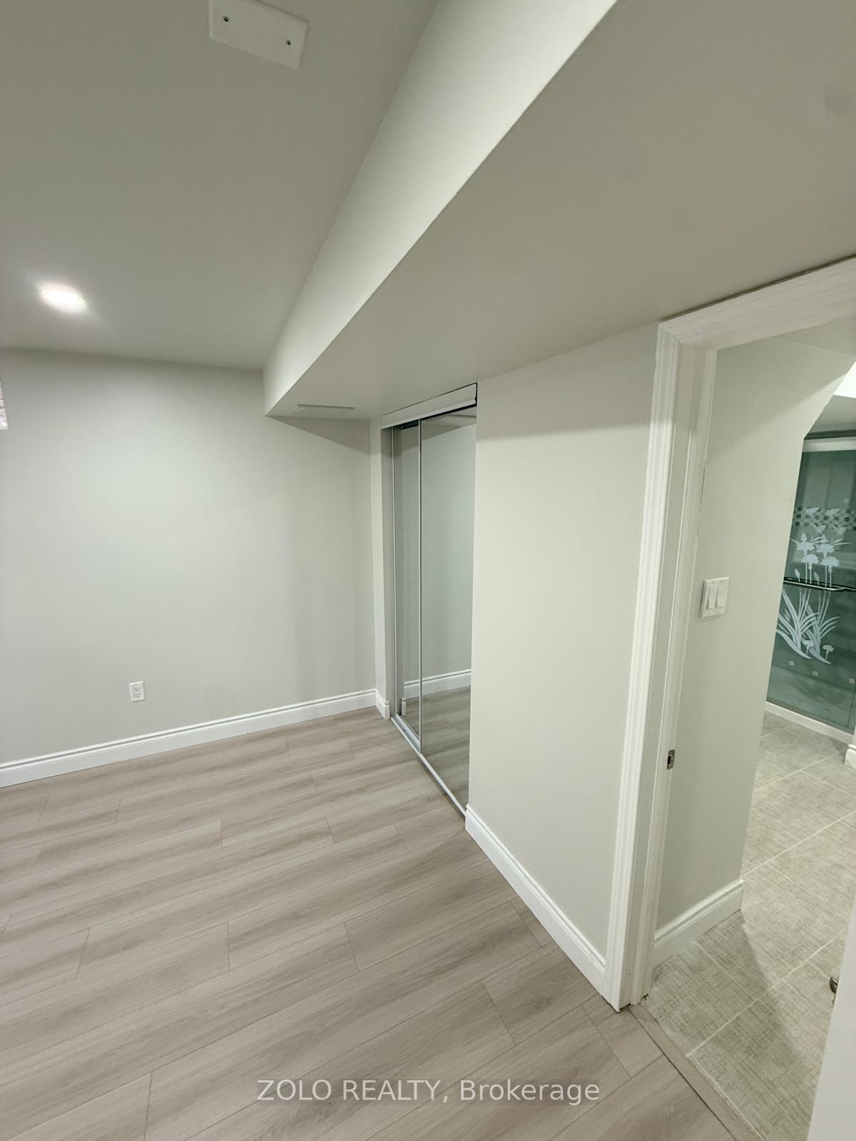 Photo 5 of Unit Basement, 21 Cattail Crescent, Hamilton, Waterdown — HOMEH