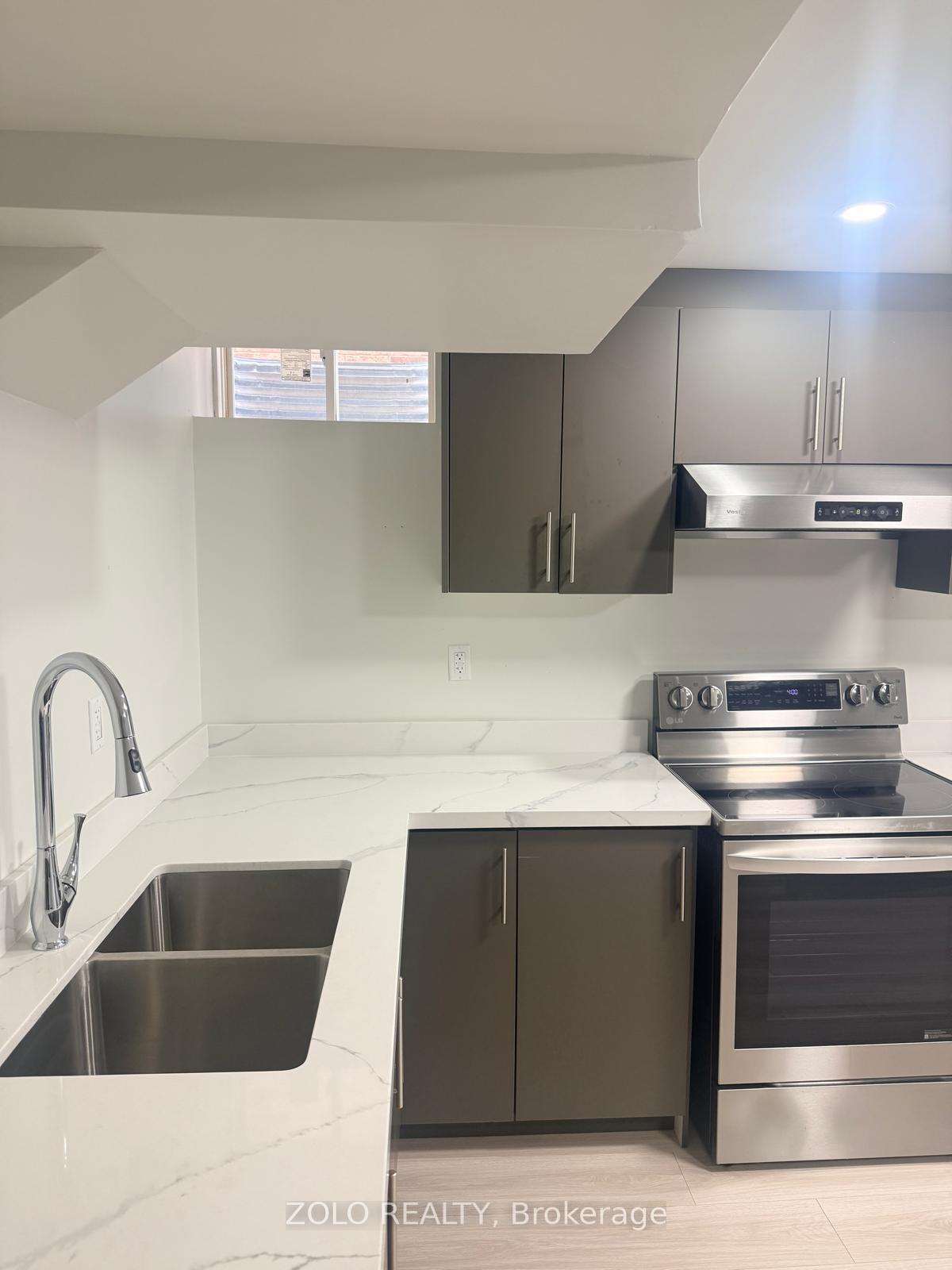 Photo 19 of Unit Basement, 21 Cattail Crescent, Hamilton, Waterdown — HOMEH