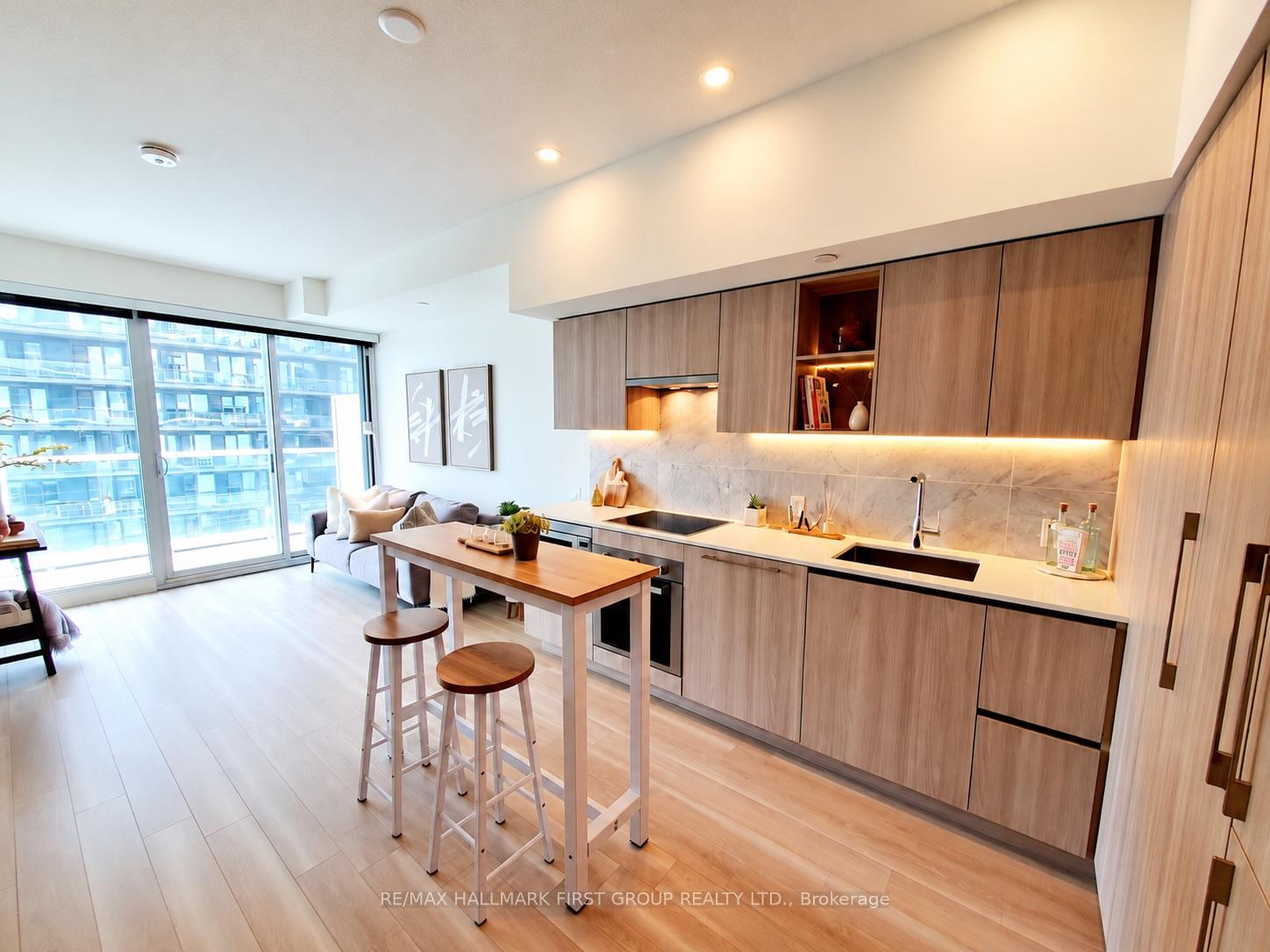 Photo of Unit 2701, 19 Bathurst Street