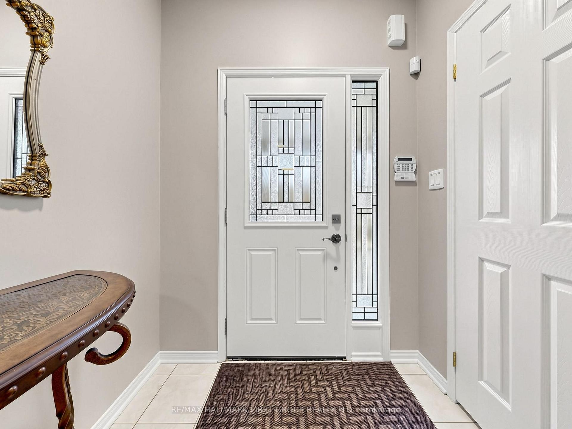 Photo 5 of 325 Isaac Murray Avenue, Vaughan, Maple — HOMEH